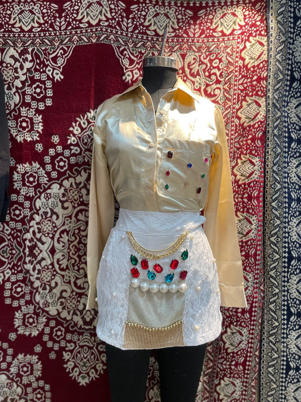 White&gold embellished skirt set with bag